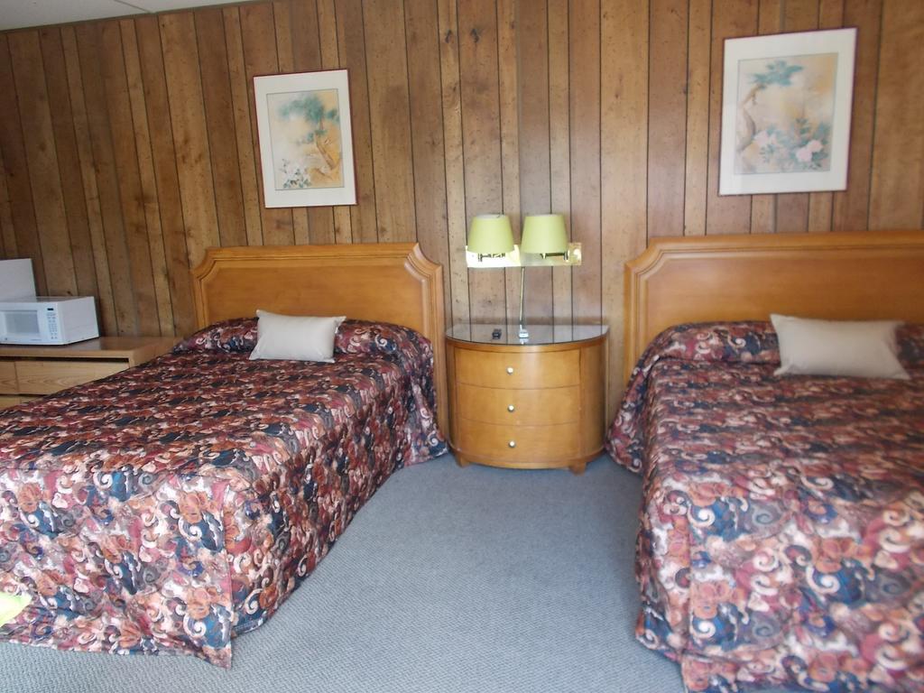 Atomic Inn Beatty Near Death Valley Экстерьер фото